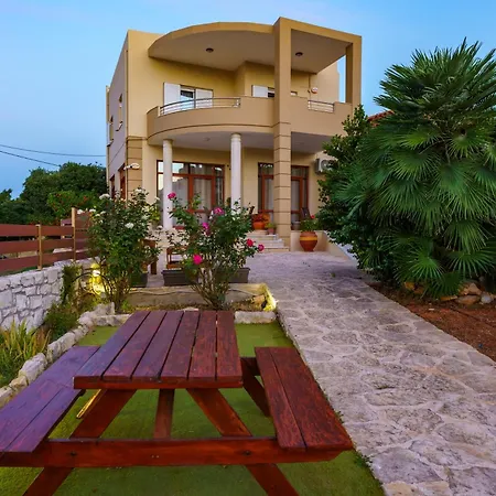 Kelaya Luxury Goúrnes